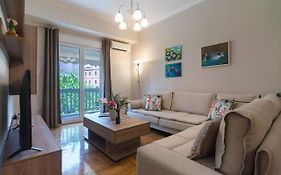 Acropolis View 2Bd Apt Next To Museum & Metro